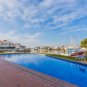 https://piso-de-2-habitaciones-3-piscinas-y-cerca-del-mar.topcostabravahotels.com
