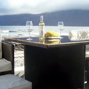  Hébergement de vacances Absolute Beachfront House Ii